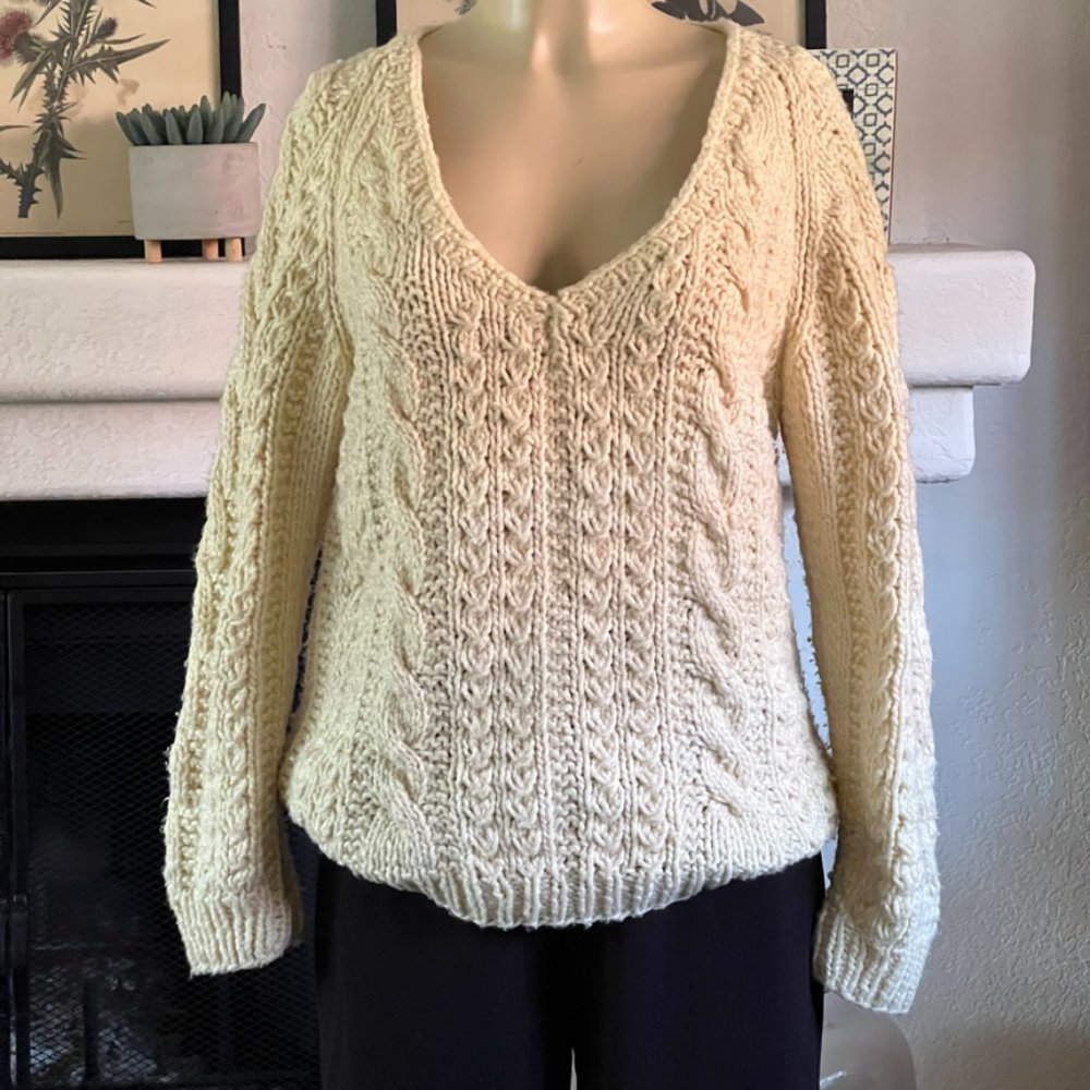 Hand Crafted Portugal Sweater : wool and acrylic